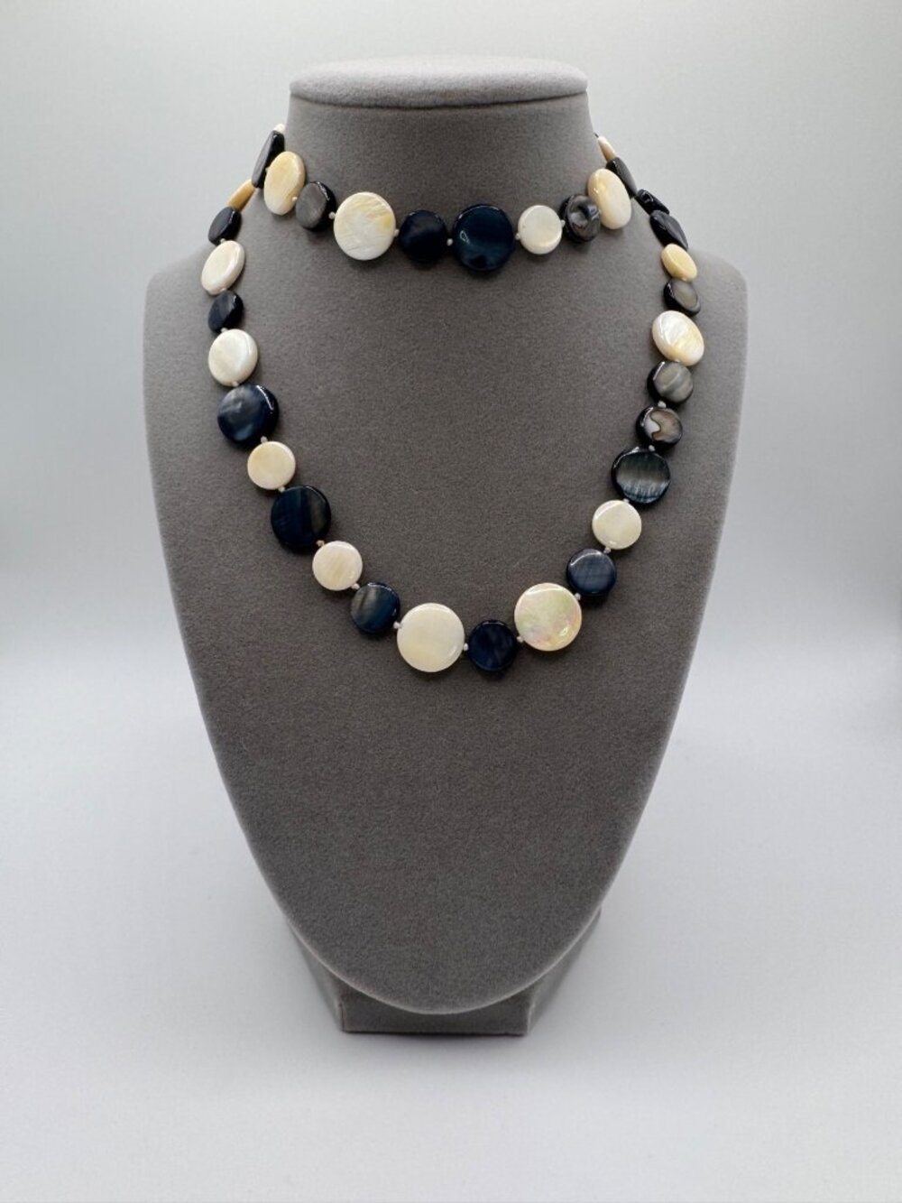 28” Abalone MOP Shell Disc Necklace Black Cream Iridescent Beaded Strand